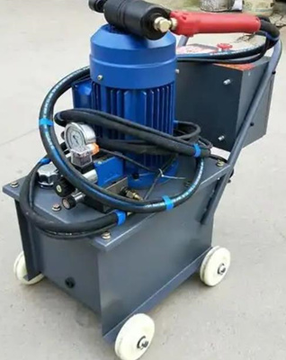 如何確保液壓鉚接機的鉚接質(zhì)量？先選對設(shè)備！ 圖1