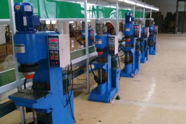 無鉚釘鉚接機廠家不會選？建議這樣選！ 圖2