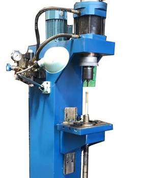 國內(nèi)鉚接機(jī)廠家哪家好？