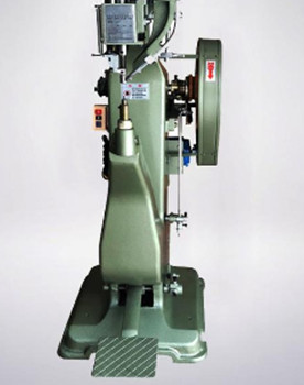 如何選擇徑向鉚接機(jī)生產(chǎn)廠家？