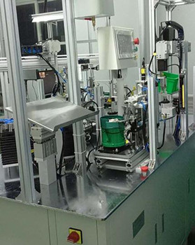 自動送料鉚接機主要組成結(jié)構(gòu)有哪些？