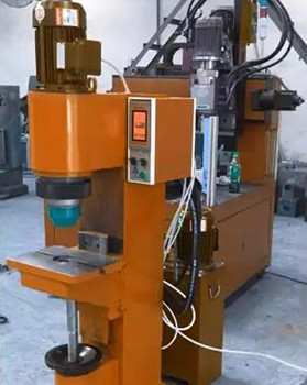 鉚接機(jī)廠家有哪些規(guī)格型號？